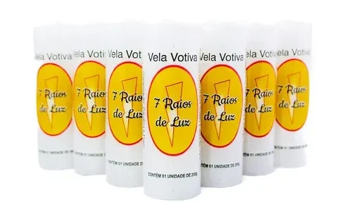 A Chama que Não se Apaga: O Significado e a Força das Velas Votivas no Culto aos Orixás