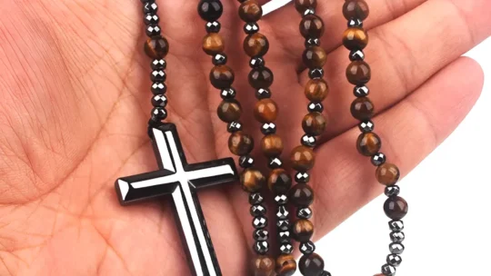 Como Rezar o Rosário: Guia Completo Passo a Passo